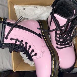 1460 Toddler Pale Pink Combat boots